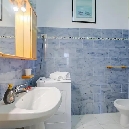 Daire Ca Moretto Sea-view Terrace Flat In - Happy